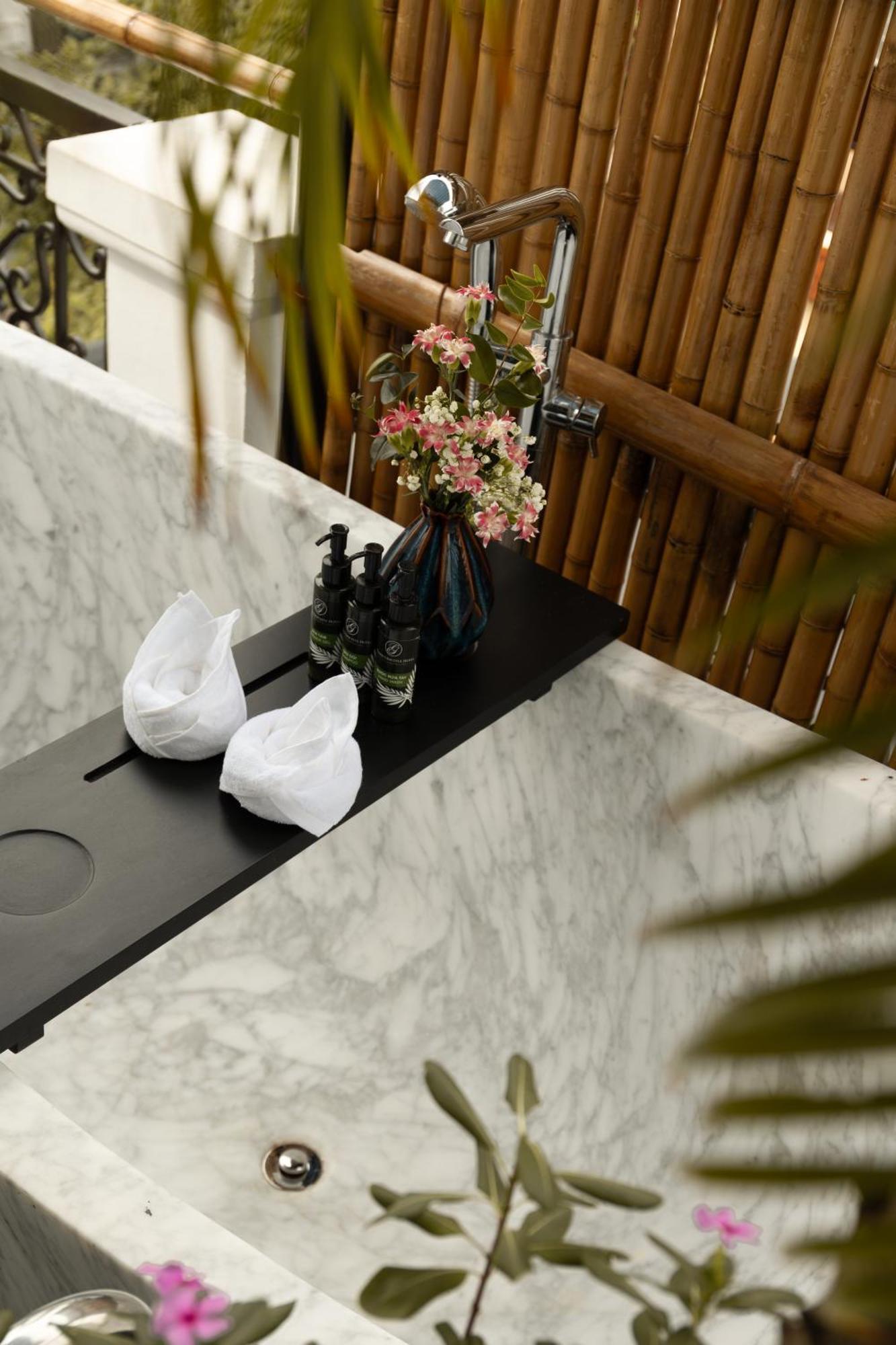 Hanoi Graceful Hotel And Travel Zewnętrze zdjęcie